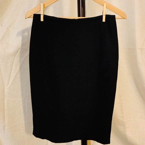 Beautiful pencil skirt - Picture 1 of 4